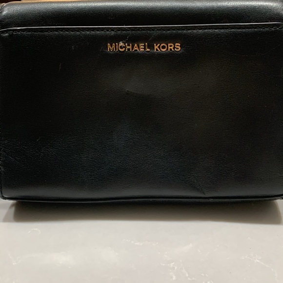 Michael Kors “LOVE” crossbody bag - Picture 2 of 5